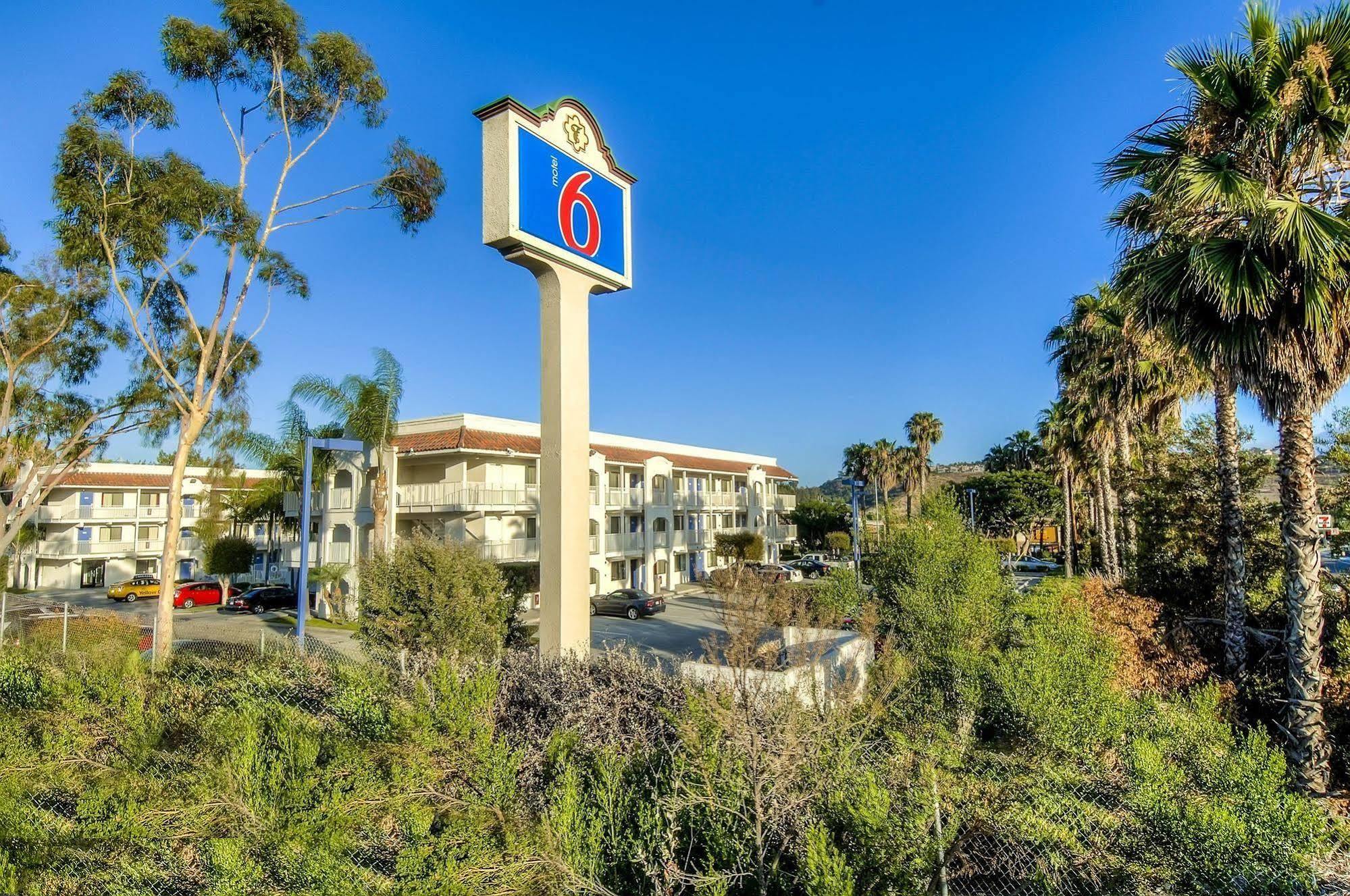 Hotel 6-oceanside, Ca 2*