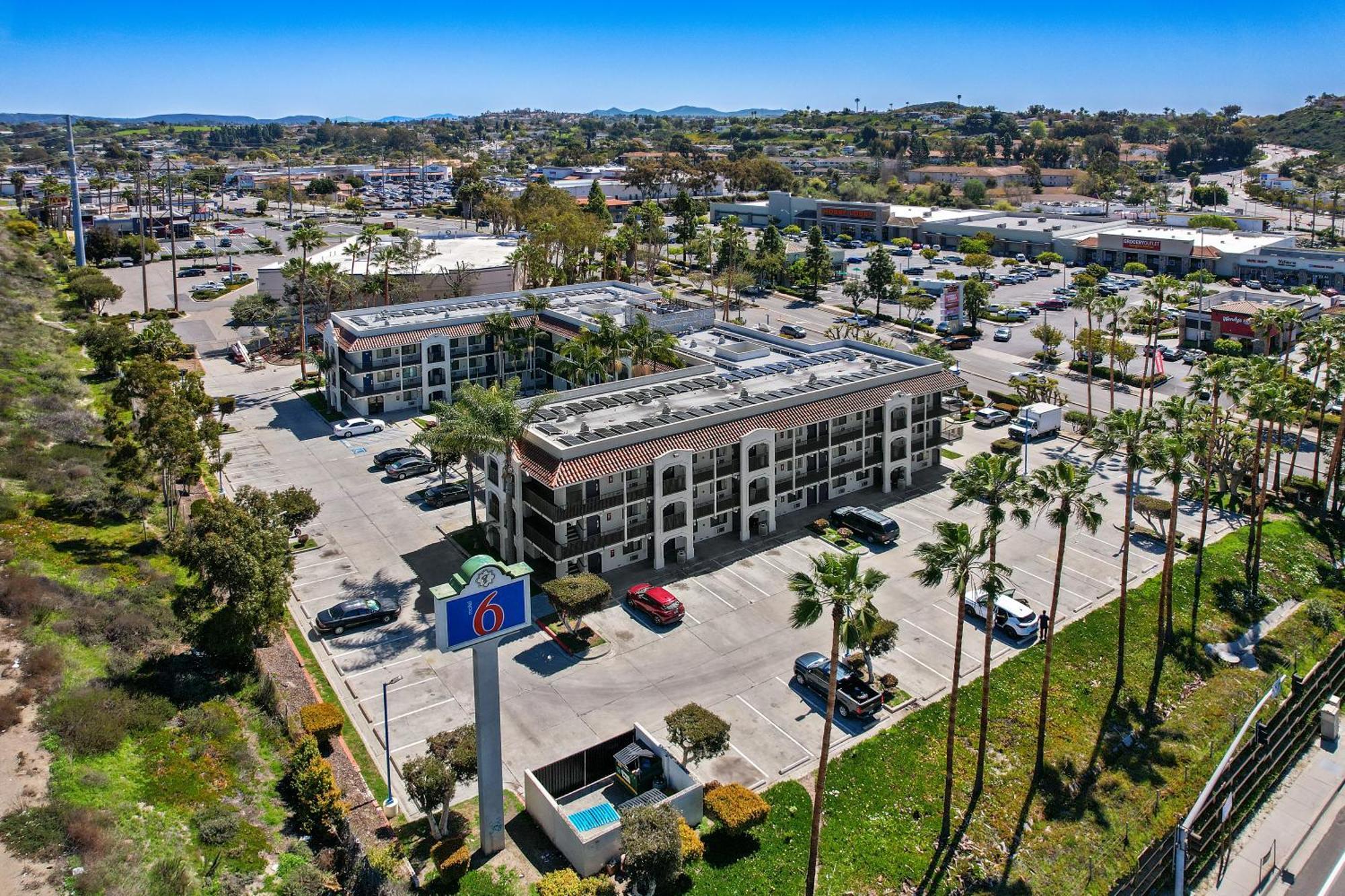 Hotel 6-oceanside, Ca 3*