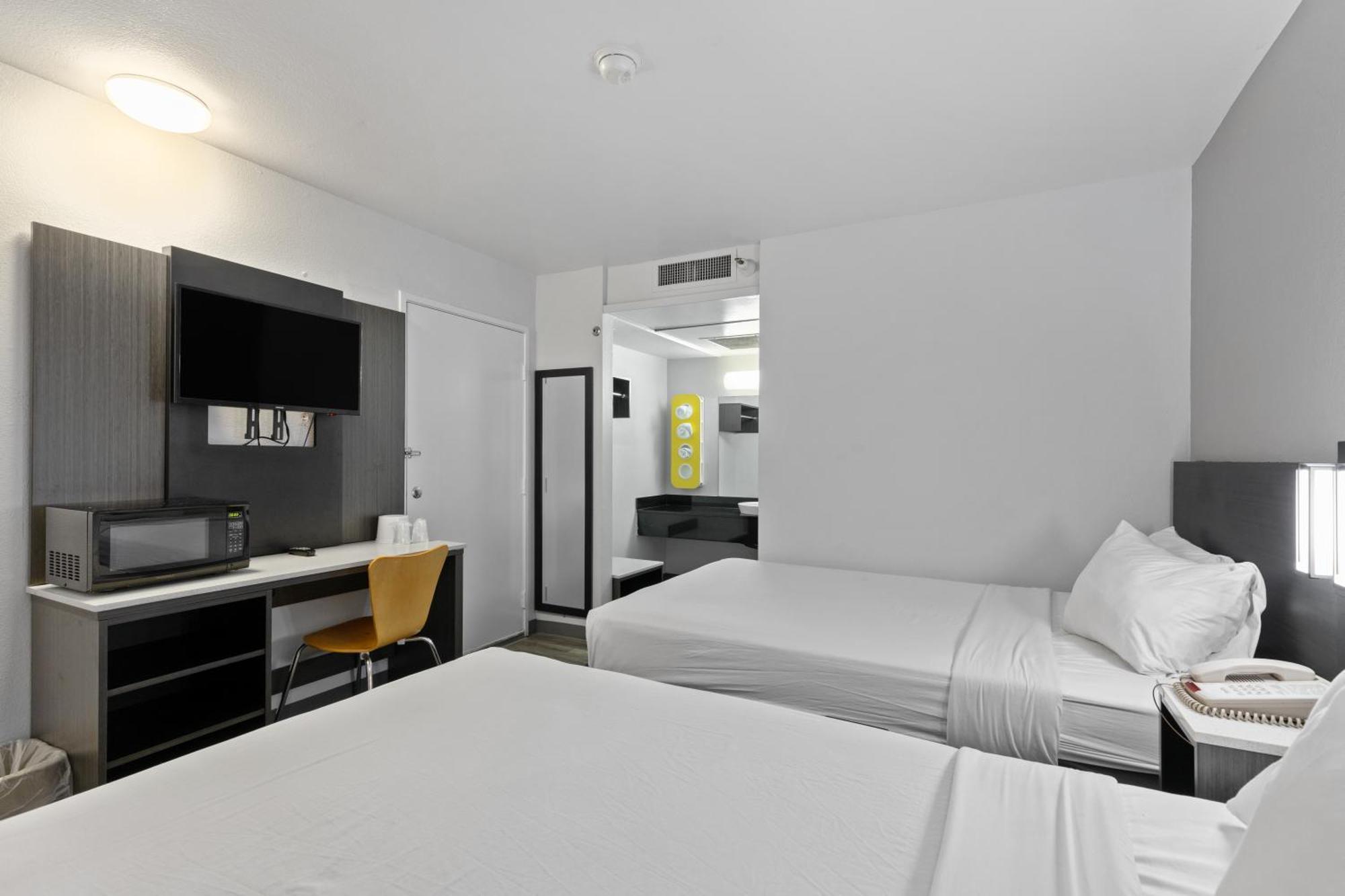 6-oceanside, Ca 3* Oceanside